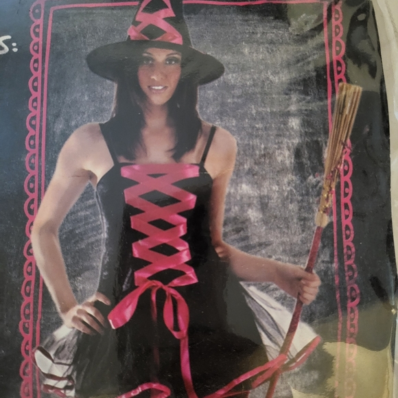 Halloween costume - black and Red  Witch - one size fits all OS - Picture 3 of 5